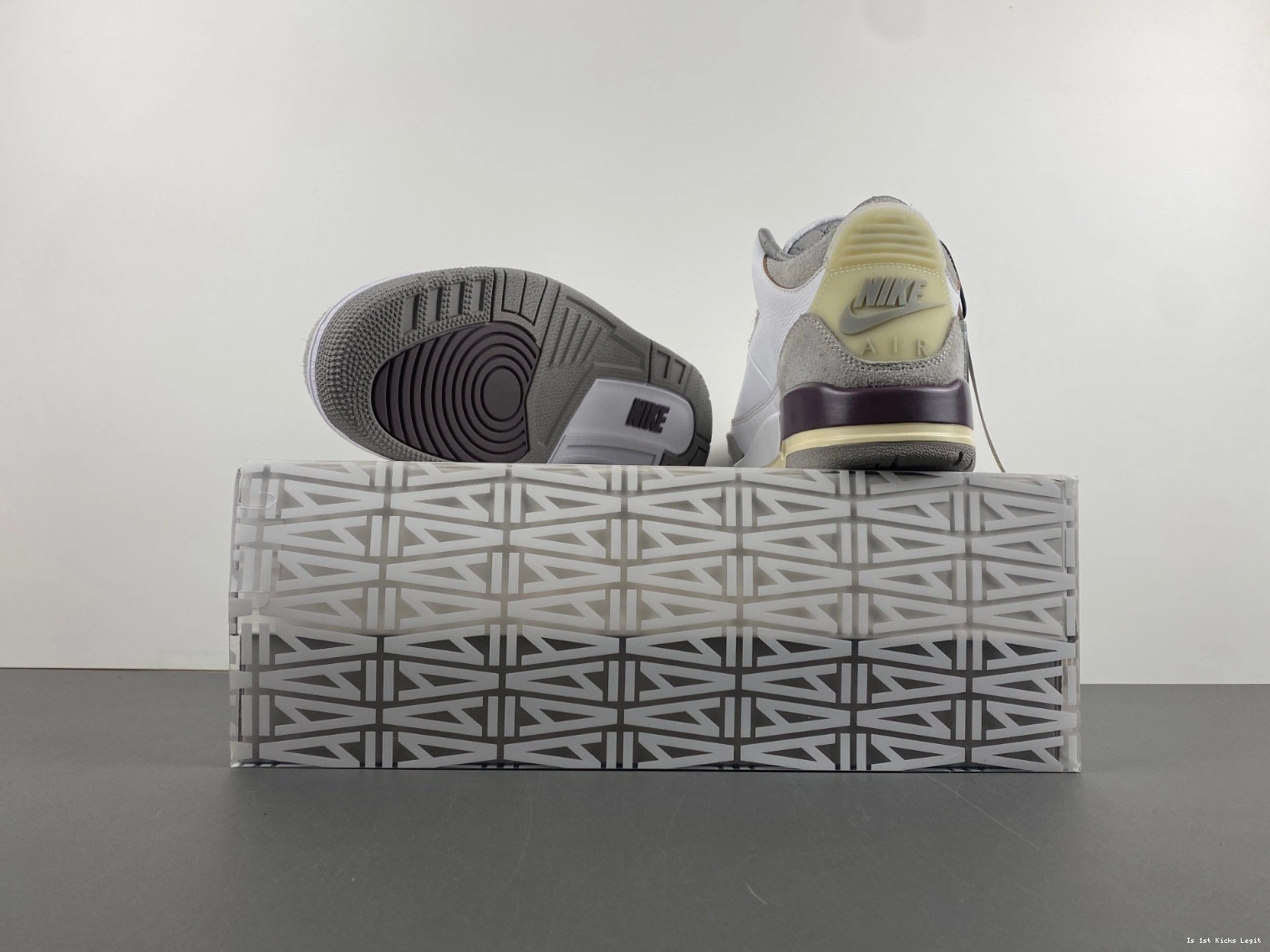 3 Jordan Retro Ma (W) DH3434-110 - Maniére A 1002